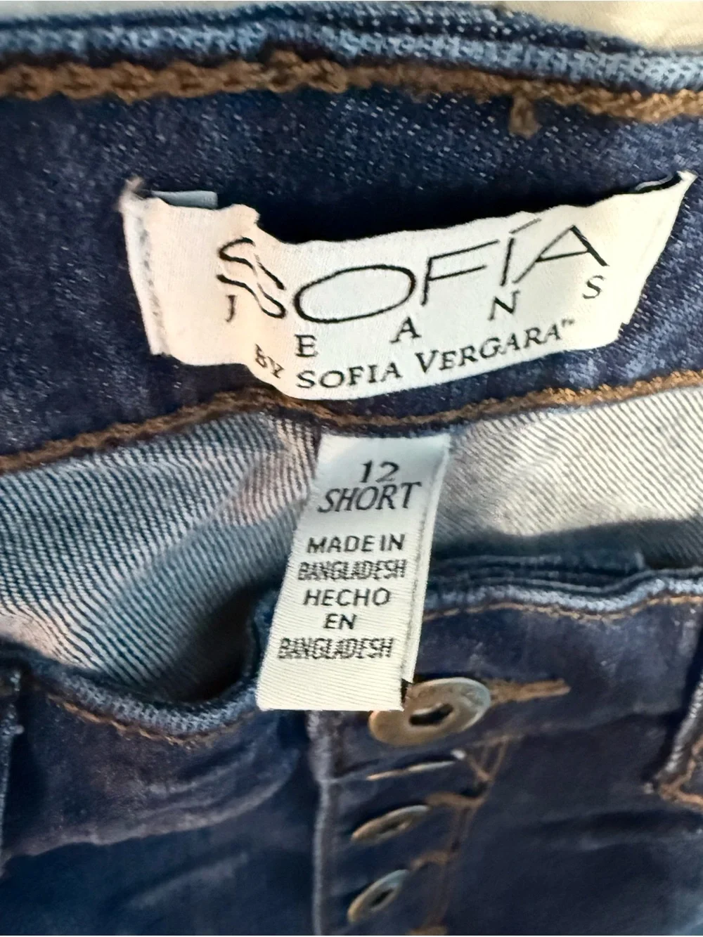 sofia by sofia vergara Jeans in Medium Blue 12 short